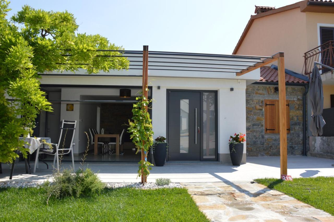 Casa Miranda - Family Comfort In A Quiet Area, Near The Sea, With Bbq And Free Parking Zgornje Skofije 외부 사진
